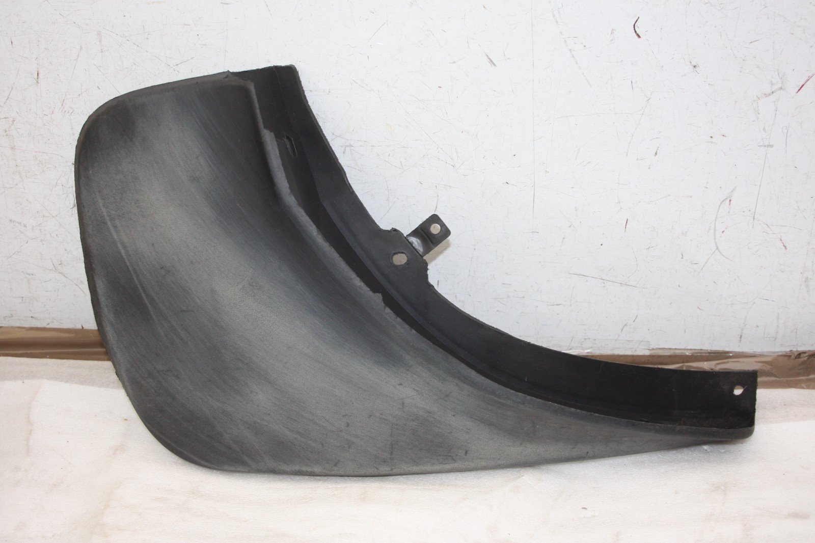 Range Rover Vogue L322 Rear Right Mud Flap CAT500240XXX Genuine