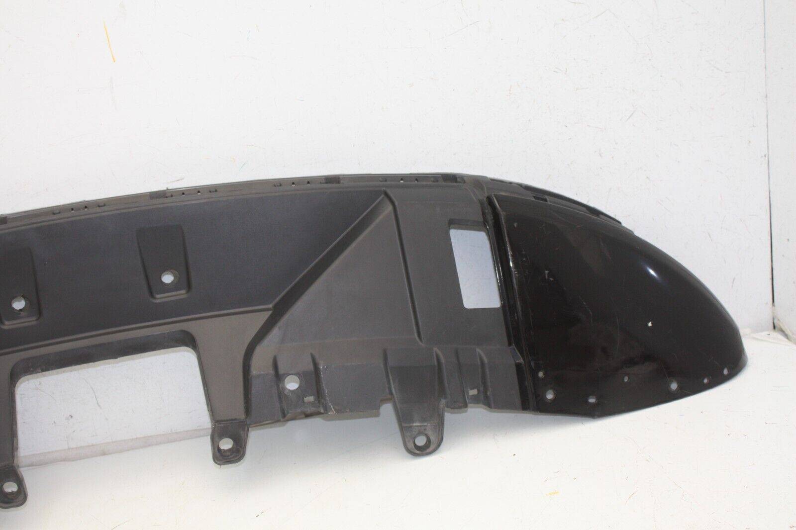 Range-Rover-Vogue-L405-Front-Bumper-Lower-Section-CK52-17F775-AB-DAMAGED-176623579788-3