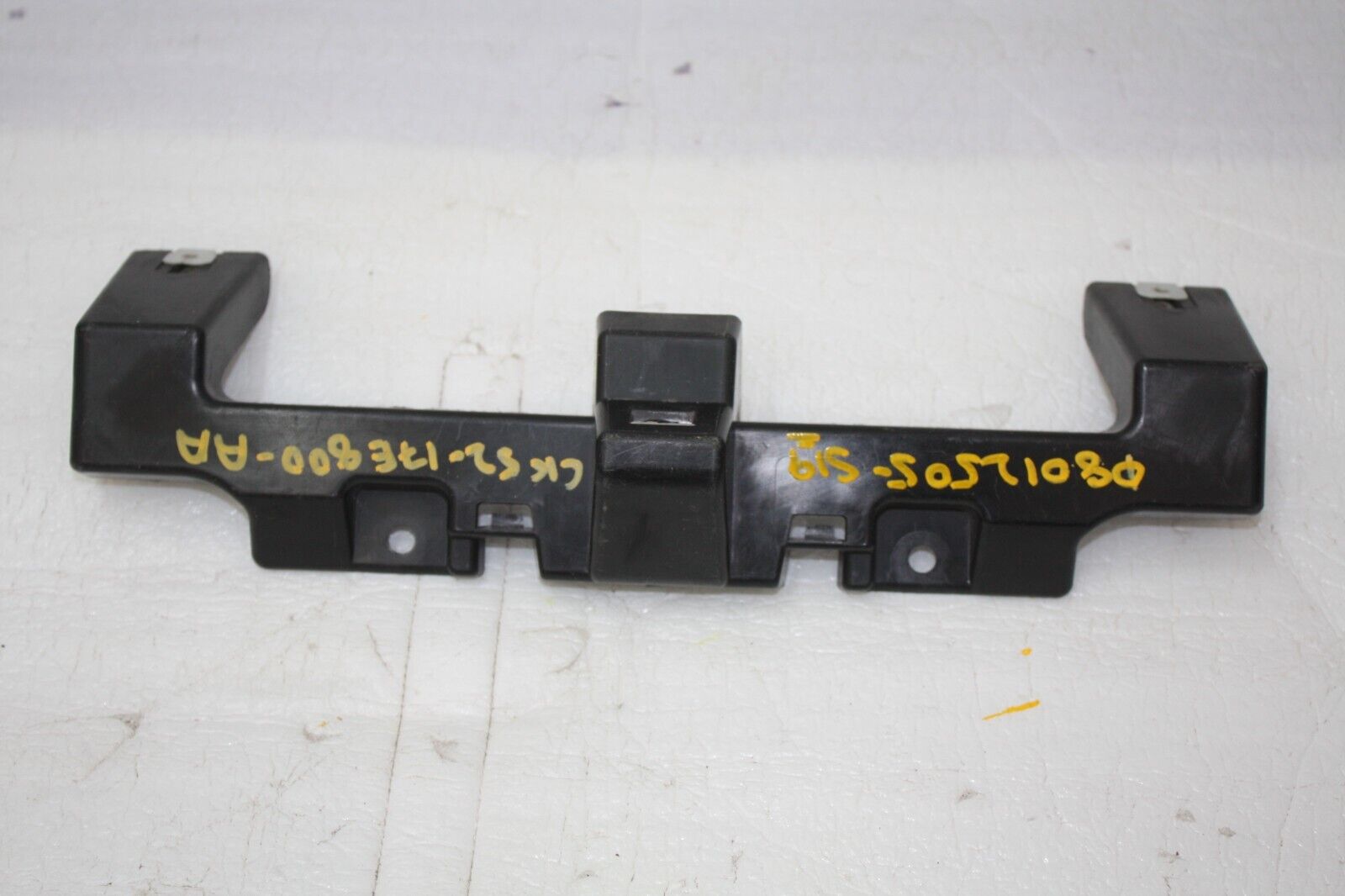 Range Rover Vogue L405 Rear Bumper Middle Bracket CK52-17E800-AA Genuine