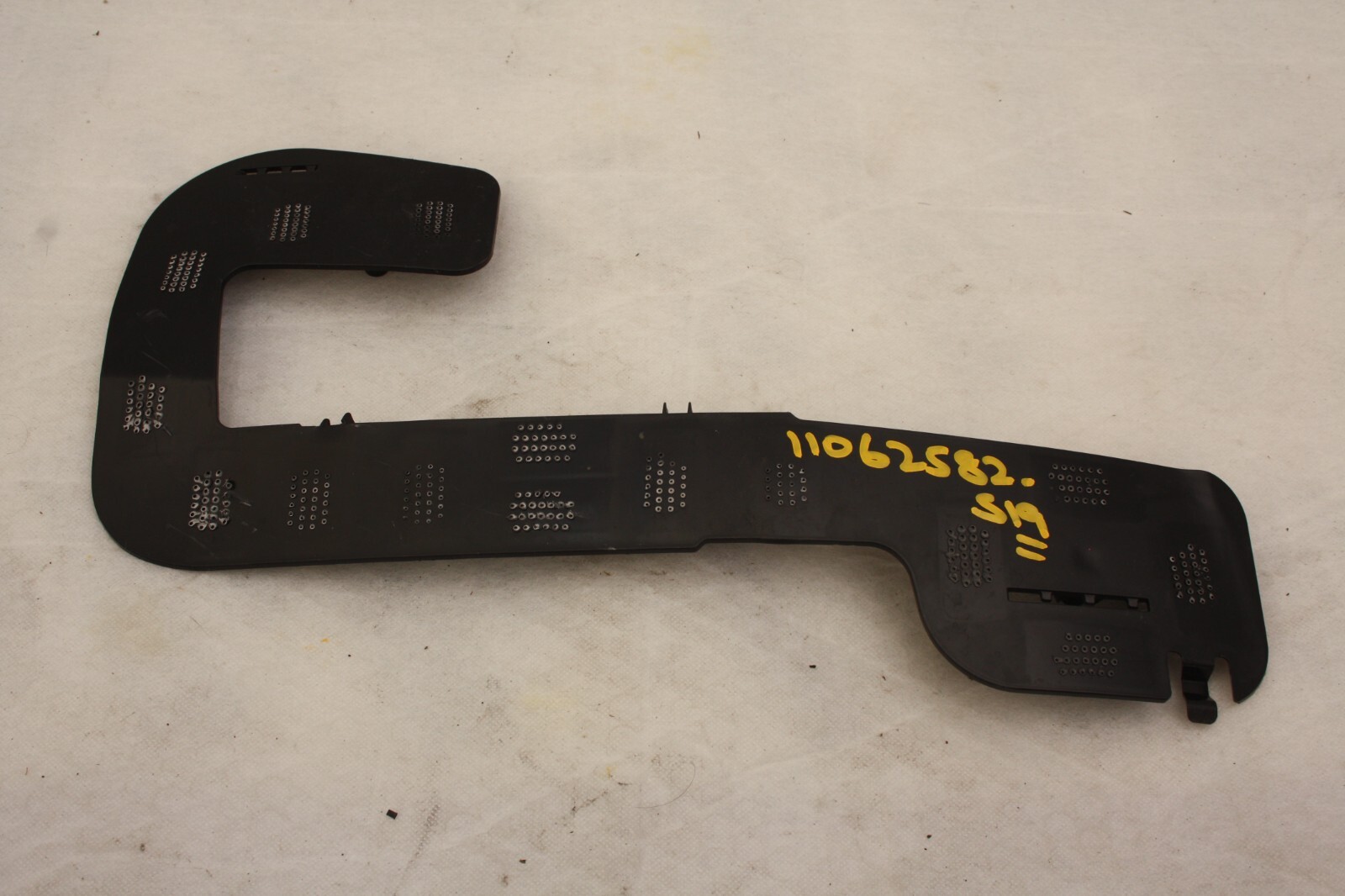 Tesla Model Y Front Bumper Right Bracket 2022 TO 2025 1493748-00-A Genuine