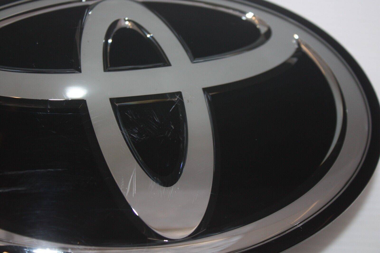Toyota-Tundra-Tacoma-Front-Logo-Emblem-Badge-90975-02159-Genuine-175495502448-2