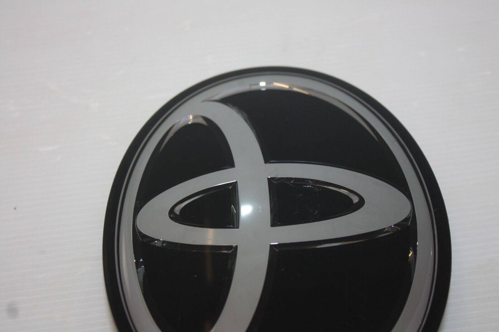 Toyota-Tundra-Tacoma-Front-Logo-Emblem-Badge-90975-02159-Genuine-175495502448-4