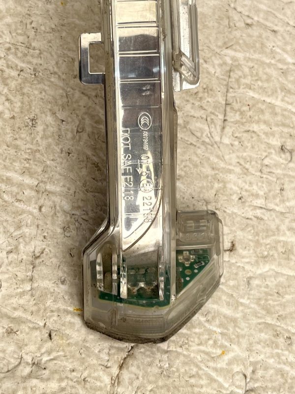VW Passat B8 Right Wing Mirror Turn Indicator 2014 TO 2023 3G0949102A Genuine 4 VW Passat B8 Right Wing Mirror Turn Indicator 2014 TO 2023 3G0949102A Genuine 178225239918 5