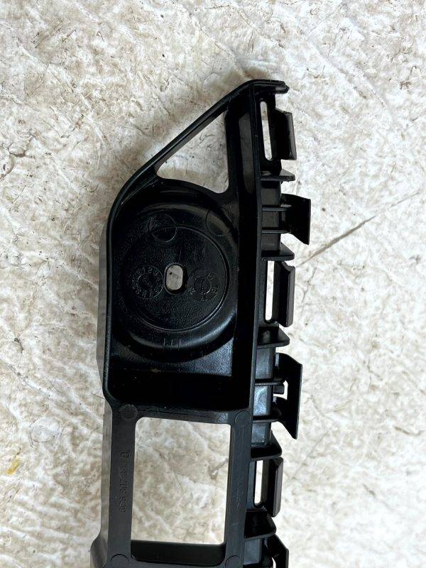 Volkswagen Polo Mk6 Rear Right Bumper Mount Bracket 2018 2022 5239702ND4 Genuine 178560614178 2