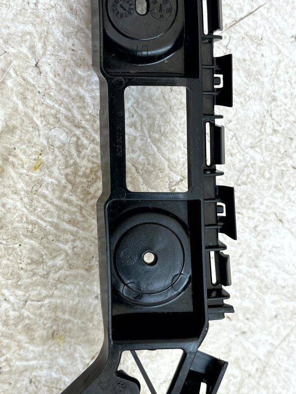 Volkswagen Polo Mk6 Rear Right Bumper Mount Bracket 2018 2022 5239702ND4 Genuine 178560614178 3