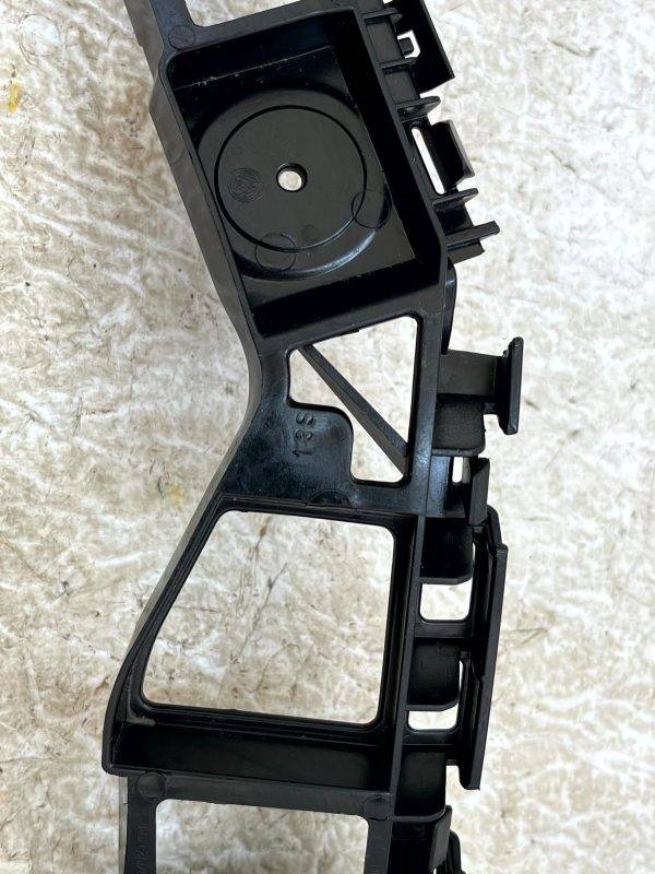 Volkswagen Polo Mk6 Rear Right Bumper Mount Bracket 2018 2022 5239702ND4 Genuine 178560614178 4