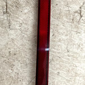 Volkswagen VW Tiguan Rear Center Lower Light Reflector 2024 ON 571945109 Genuine - Image 9
