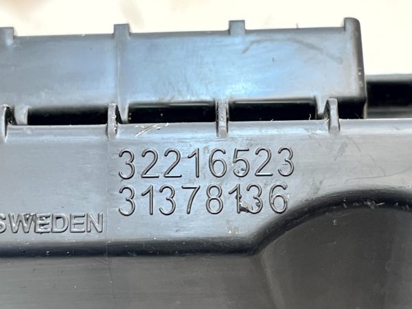 Volvo XC90 Mk2 Front Left Side Skirt Bracket 2015 TO 2025 32216523 Genuine 178503016718 16