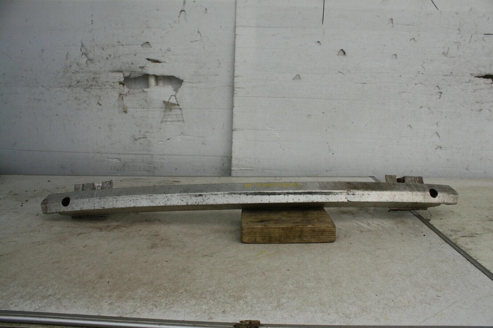 AUDI A3 REAR BUMPER REINFORCEMENT BAR 1999 TO 2003 8L0807309E