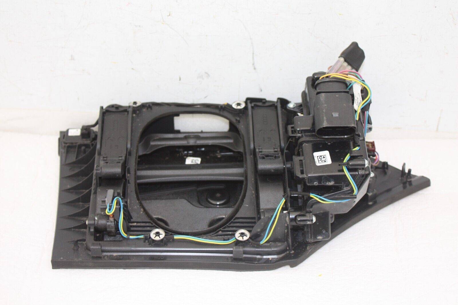 Audi-E-Tron-Front-Left-Side-Charging-Flap-Cover-4KE810001B-Genuine-176379788839-6