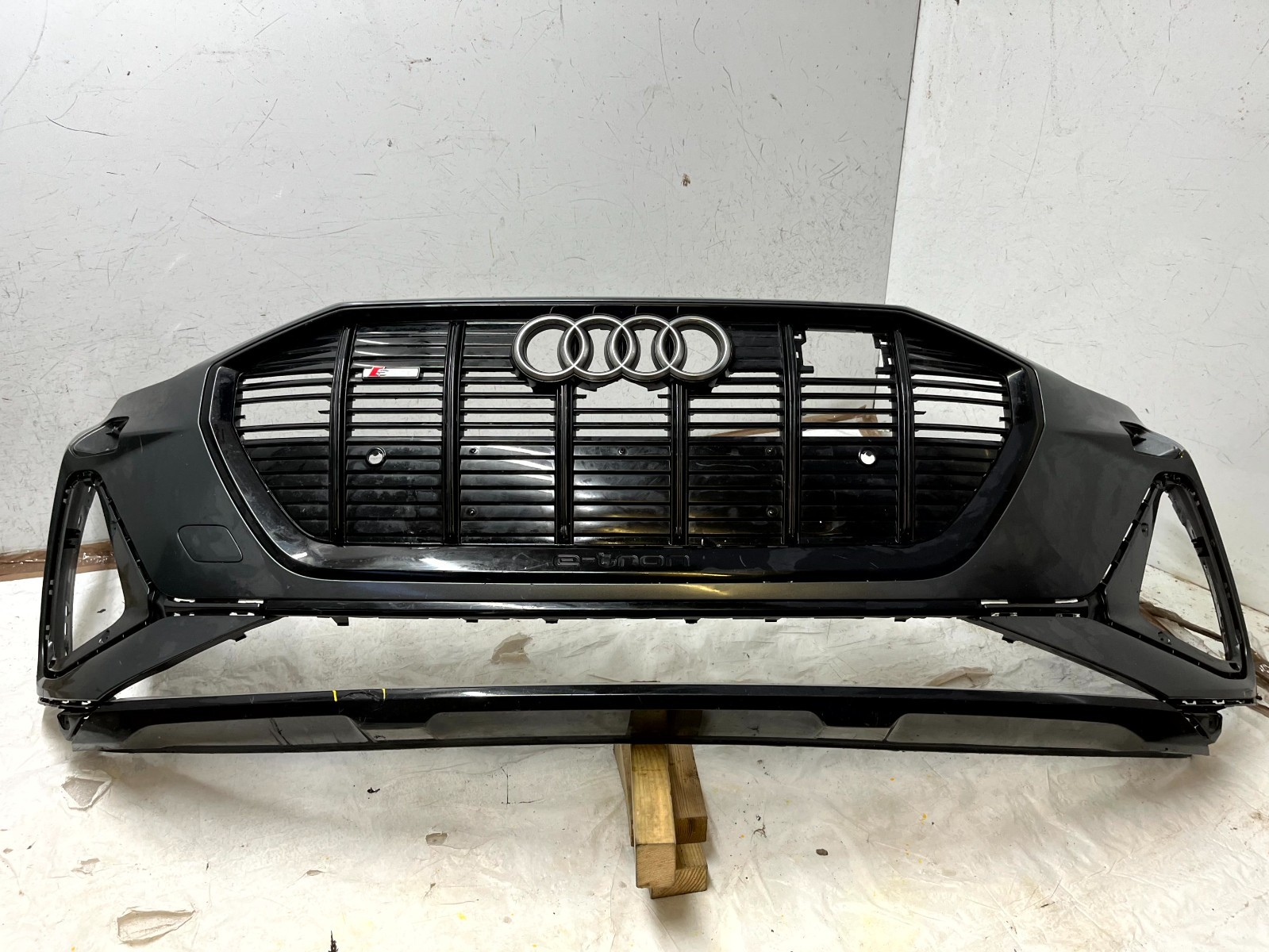 Audi E-Tron S Line Front Bumper 2019 TO 2022 4KE807437C Genuine *DAMAGED*