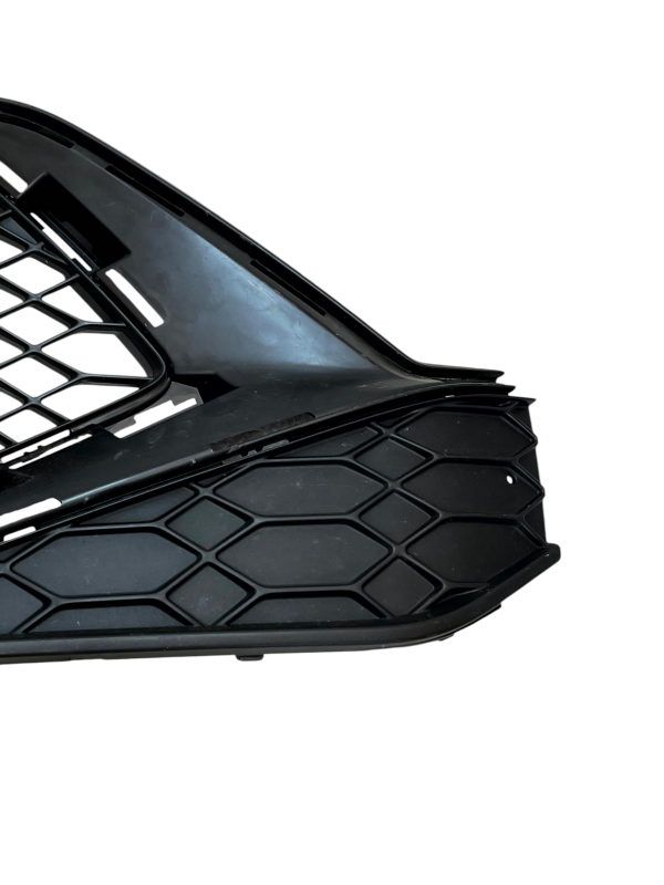 Audi Q2 Front Bumper Right Side Fog Light Grille 2020 ON 81A807682Q Genuine 3 Audi Q2 Front Bumper Right Side Fog Light Grille 2020 ON 81A807682Q Genuine 178448260809 4