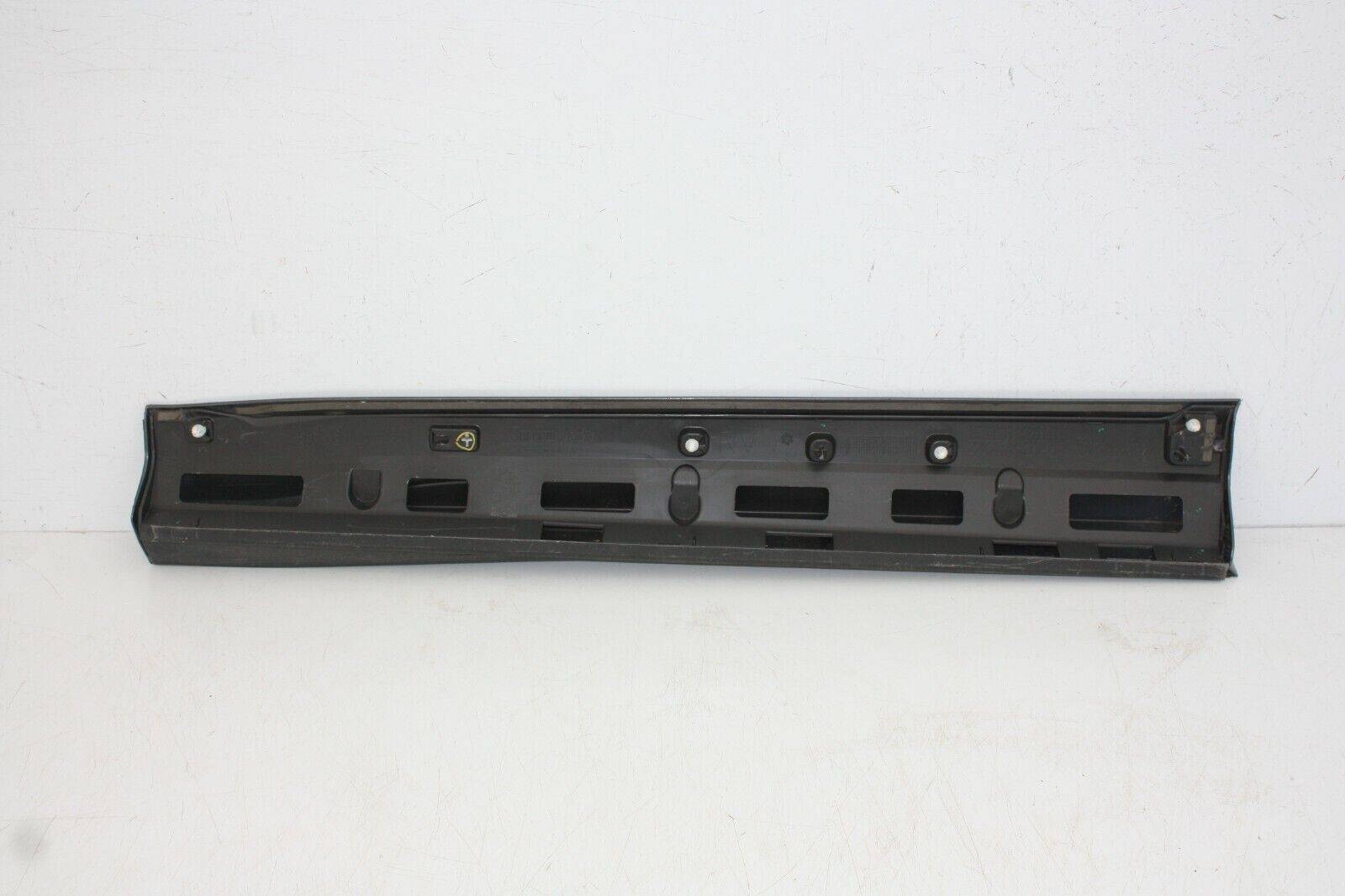 Audi-Q3-Front-Right-Door-Moulding-83A853960A-Genuine-175367544179-12