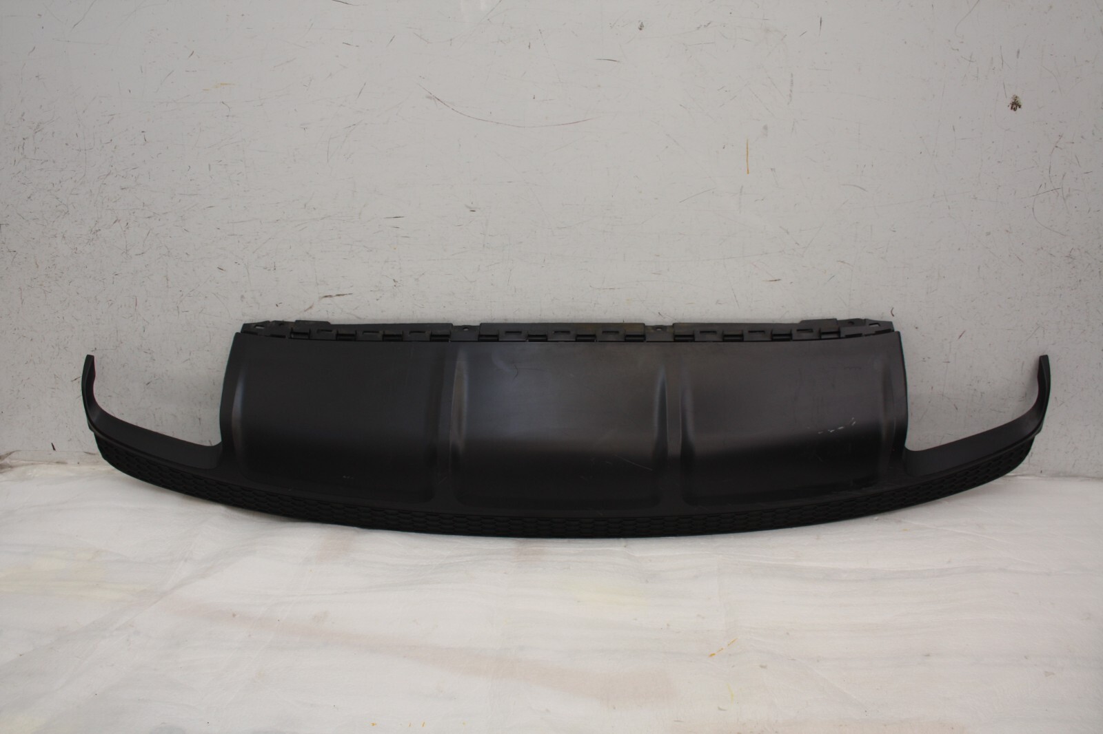 Audi Q7 S Line Rear Bumper Diffuser 2015 TO 2019 4M0807521B *GOT DEEP SCRATCHES*