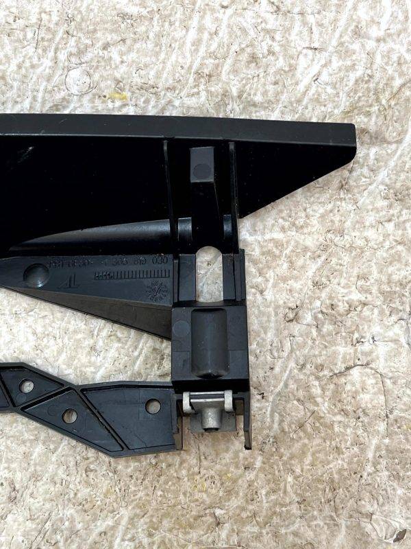 BMW 4 Series F36 Right Headlight Mount Holder 2014 TO 2021 1305819030 Genuine 178313120779 9