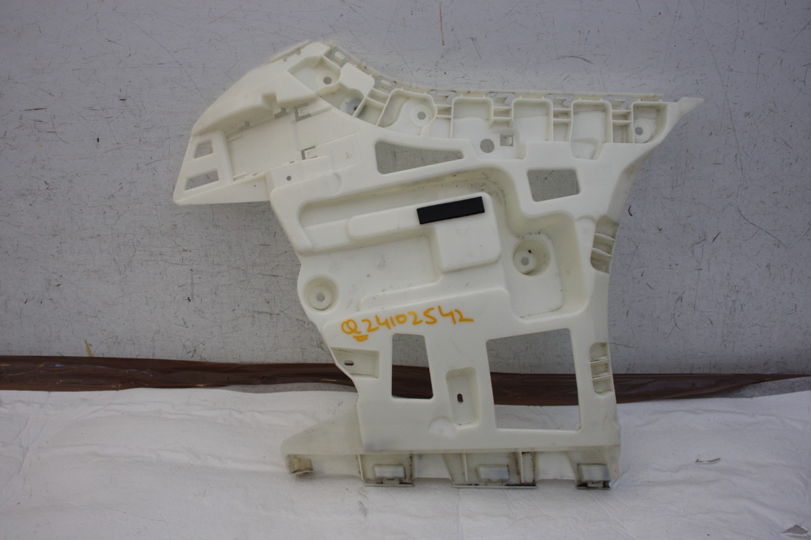 BMW 4 Series G26 M Sport Rear Bumper Right Bracket 51128078586 Genuine