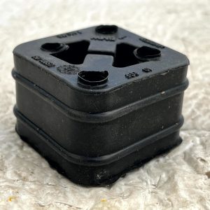 BMW 6 F06 F12 F13 Rear Bumper Exhaust Rubber Mounting 11-18 18207589950 Genuine - Image 10