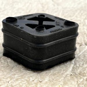 BMW 6 F06 F12 F13 Rear Bumper Exhaust Rubber Mounting 11-18 18207589950 Genuine - Image 7