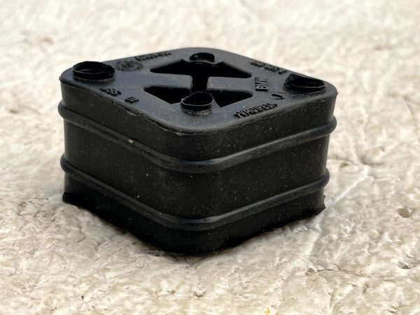 BMW 6 F06 F12 F13 Rear Bumper Exhaust Rubber Mounting 11 18 18207589950 Genuine 178319066069 7