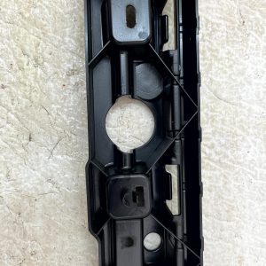 BMW 7 Series G11 Front Left Side Skirt Moulding Bracket 2015-2021 51777357135 - Image 11