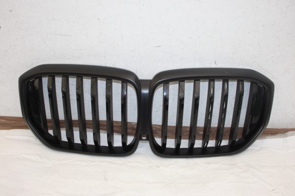 BMW-X5-G05-Front-Bumper-Grill-2018-TO-2023-5A67CC4-Genuine-DAMAGED-177521568259