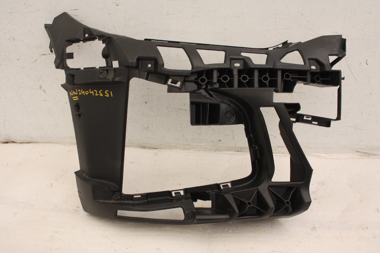 BMW i4 G26 M Sport Front Bumper Right Bracket 2021-2024 51118078612 *DAMAGED*