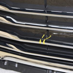Ford Fiesta Front Bumper Grill H1BB-8200-B Genuine *DAMAGED* - Image 8