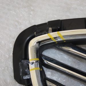 Ford Fiesta Front Bumper Grill H1BB-8200-B Genuine *DAMAGED* - Image 9