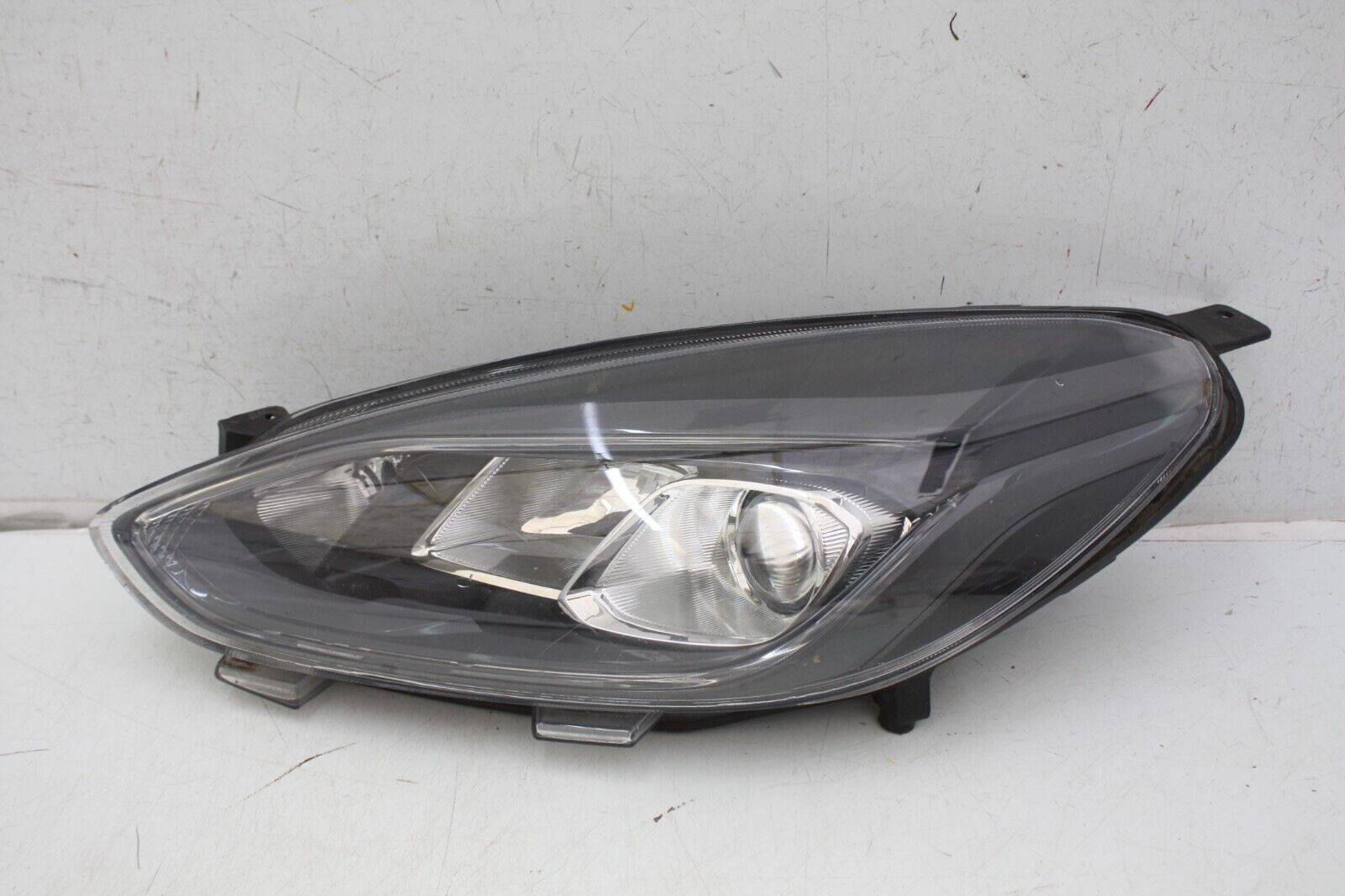 Ford Fiesta Left Side Headlight H1BB 13W030 FB Genuine DAMAGED 176629052909