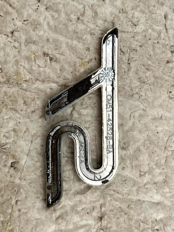 Ford Fiesta Mk7 Front Bumper Grille Emblem Badge CM51 42528 BA Genuine 178225628929 4
