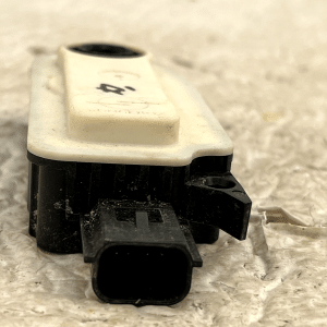 Ford Puma Mk2 Shutter Grille Actuator Motor GN15-8476-AD Genuine - Image 6