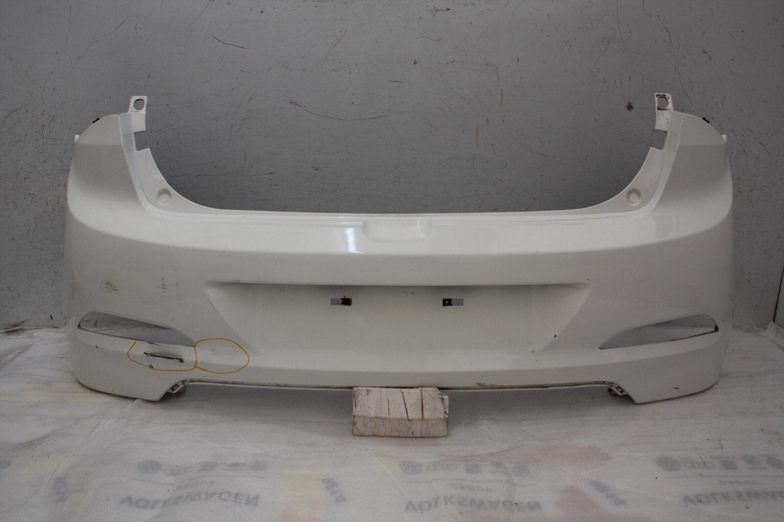 Hyundai i20 Rear Bumper 2015 TO 2018 86611-C8000 Genuine *DAMAGED*