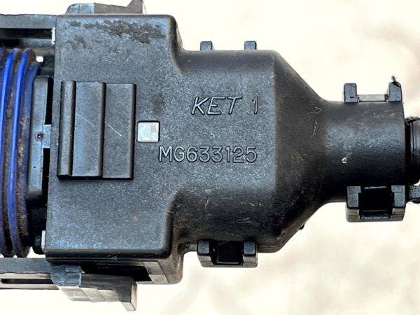 Hyundai i30 2 Pin Wiring Loom Harness Plug Connector MG633125 Genuine 178456427499 8
