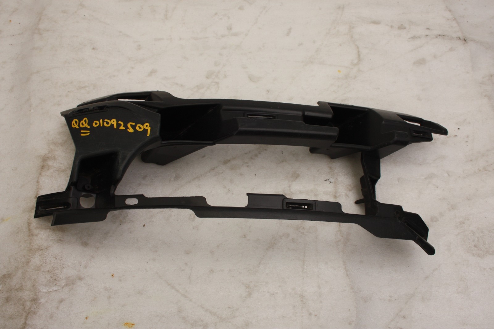 Jaguar I Pace X590 Front Bumper Left Bracket 2018 ON J9D3-15267-A Genuine