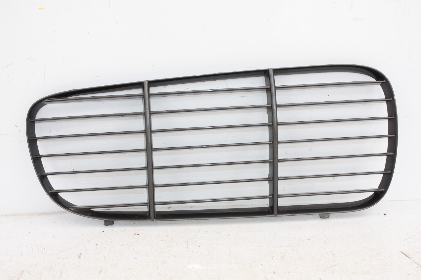 Jaguar XJ8 Front Bumper Right Radiator Grill 2004 TO 2007 2W93-01896-BA