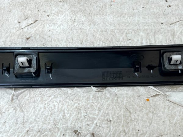 LR Range Rover Vogue L460 Rear Tailgate Molding Trim 2022 ON M8E2-404C42 Genuine 10 LR Range Rover Vogue L460 Rear Tailgate Molding Trim 2022 ON M8E2 404C42 Genuine 178536515149 11