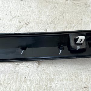 LR Range Rover Vogue L460 Rear Tailgate Molding Trim 2022 ON M8E2-404C42 Genuine 30 LR Range Rover Vogue L460 Rear Tailgate Molding Trim 2022 ON M8E2-404C42 Genuine - Image 14
