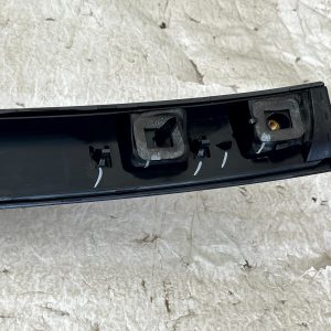 LR Range Rover Vogue L460 Rear Tailgate Molding Trim 2022 ON M8E2-404C42 Genuine 31 LR Range Rover Vogue L460 Rear Tailgate Molding Trim 2022 ON M8E2-404C42 Genuine - Image 15