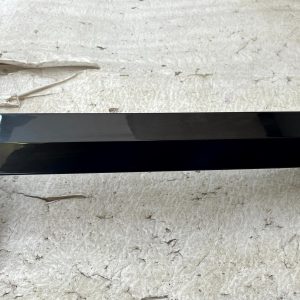 LR Range Rover Vogue L460 Rear Tailgate Molding Trim 2022 ON M8E2-404C42 Genuine 21 LR Range Rover Vogue L460 Rear Tailgate Molding Trim 2022 ON M8E2-404C42 Genuine - Image 5