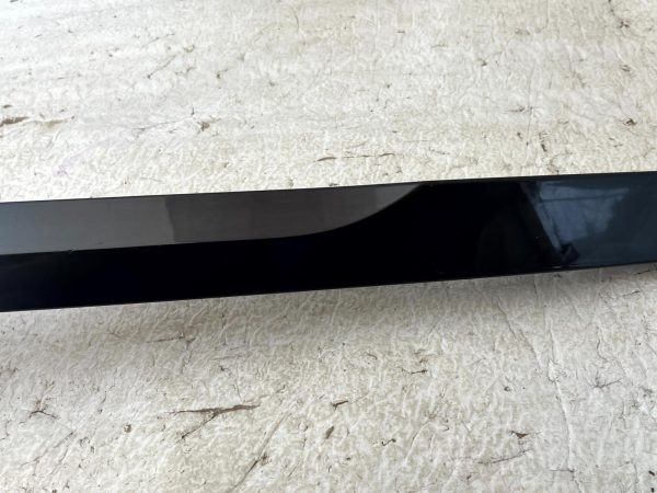 LR Range Rover Vogue L460 Rear Tailgate Molding Trim 2022 ON M8E2-404C42 Genuine 5 LR Range Rover Vogue L460 Rear Tailgate Molding Trim 2022 ON M8E2 404C42 Genuine 178536515149 6