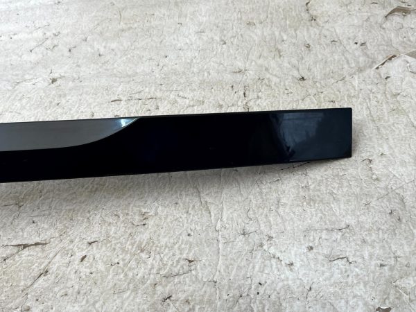 LR Range Rover Vogue L460 Rear Tailgate Molding Trim 2022 ON M8E2-404C42 Genuine 6 LR Range Rover Vogue L460 Rear Tailgate Molding Trim 2022 ON M8E2 404C42 Genuine 178536515149 7