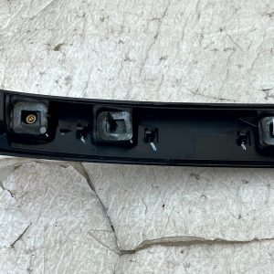 LR Range Rover Vogue L460 Rear Tailgate Molding Trim 2022 ON M8E2-404C42 Genuine 25 LR Range Rover Vogue L460 Rear Tailgate Molding Trim 2022 ON M8E2-404C42 Genuine - Image 9