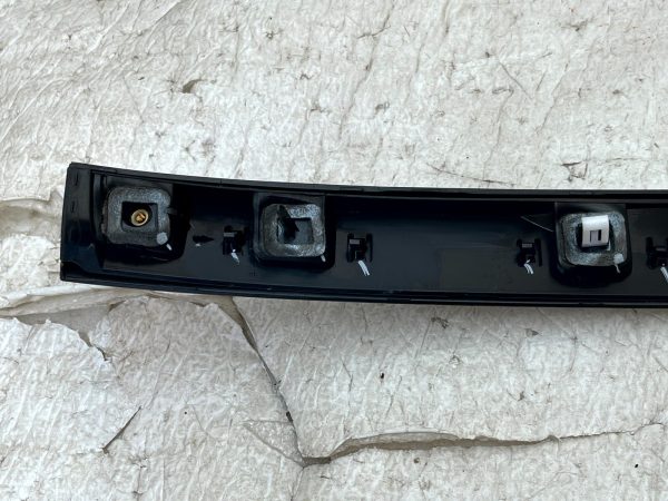 LR Range Rover Vogue L460 Rear Tailgate Molding Trim 2022 ON M8E2-404C42 Genuine 8 LR Range Rover Vogue L460 Rear Tailgate Molding Trim 2022 ON M8E2 404C42 Genuine 178536515149 9