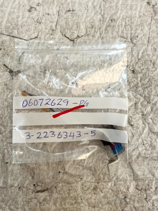 Land Rover Defender Discovery Parking Sensor Plug Connector 322363435 Genuine 8 Land Rover Defender Discovery Parking Sensor Plug Connector 322363435 Genuine 178447775069 9