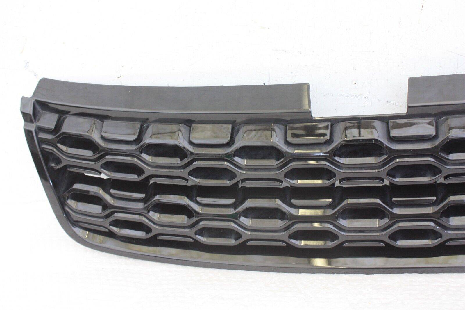 Land-Rover-Discovery-Sport-Front-Bumper-Grill-18-TO-22-LK72-8A100-AD-DAMAGED-176351939519-3