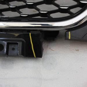 MG HS Front Bumper Grill 10021164 Genuine *DAMAGED* - Image 5