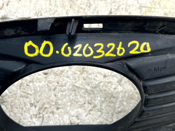 Mercedes A Class Rear Right Bumper Exhaust Cover Trim 18 23 A1778856201 Genuine 178560614209 10