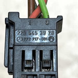 Mercedes C-Class C204 Wiring Loom Harness Plug Connector 2205453928 Genuine - Image 8