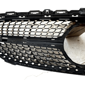 Mercedes C Class W205 AMG Front Radiator Grill 2018 TO 2022 A2058800407 Genuine - Image 3