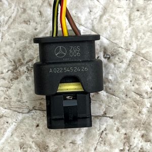 Mercedes C Class W205 PDC Sensor Wiring Loom Plug Connector A0225452426 Genuine - Image 3